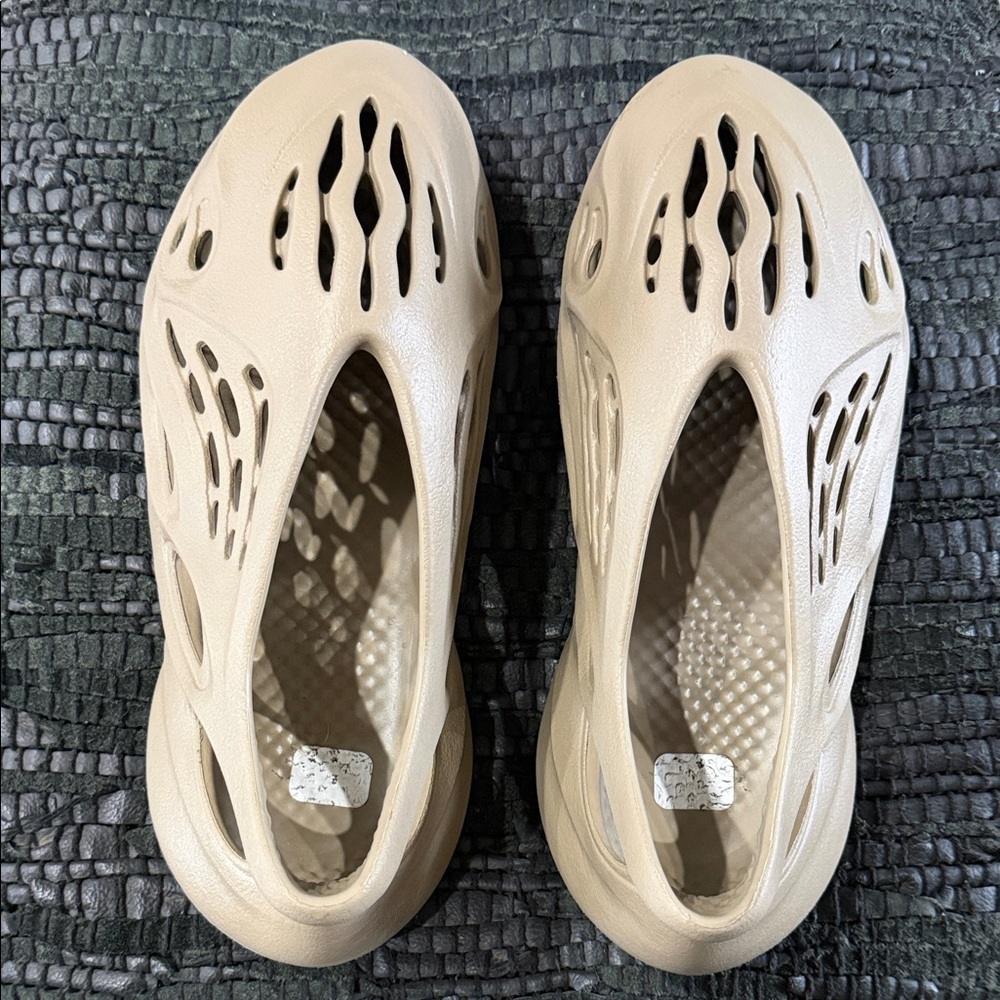 adidas Men's Foam RNR- Stone Taupe Color